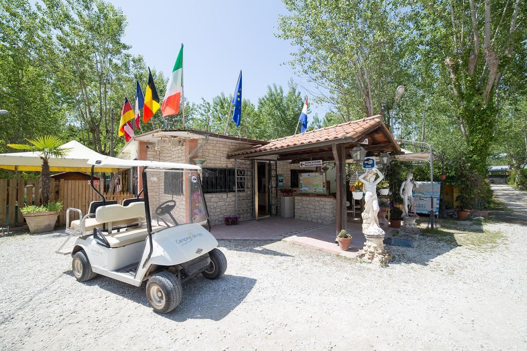 Camping Dei Tigli 托雷德尔格拉戈普奇 外观 照片