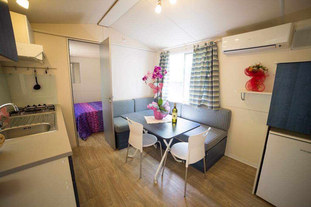 Camping Dei Tigli 托雷德尔格拉戈普奇 客房 照片