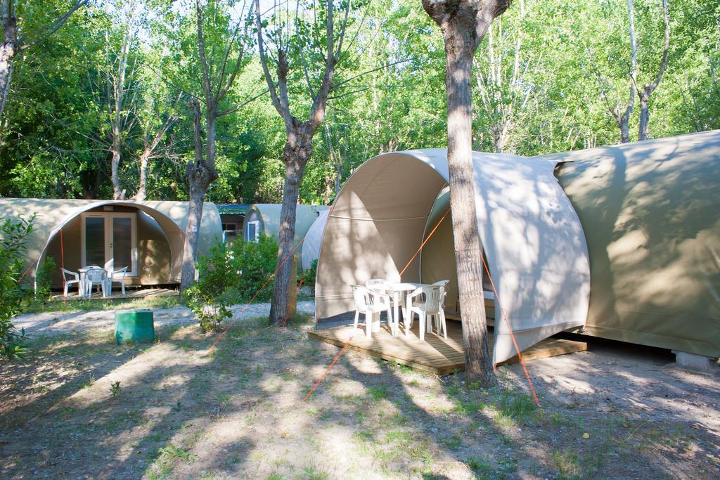 Camping Dei Tigli 托雷德尔格拉戈普奇 外观 照片
